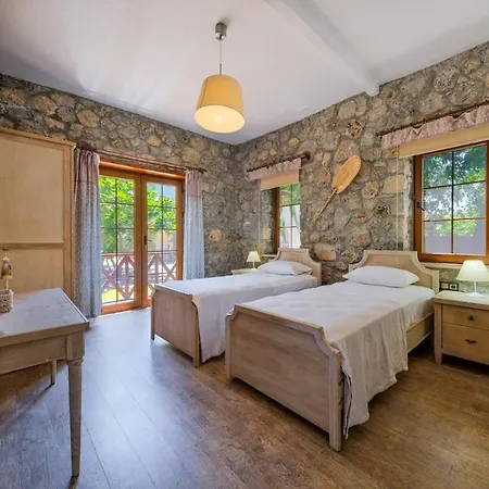 Albavis-10-person Conservative In Kayakoy, * フェティエ