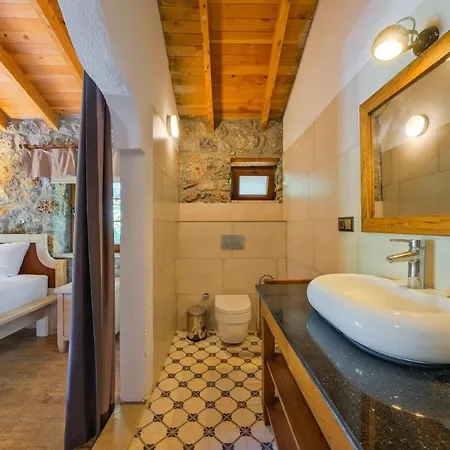 Albavis-10-person Conservative In Kayakoy, بيت للعطل