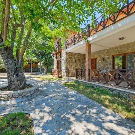 Albavis-10-person Conservative In Kayakoy, Hébergement de vacances *