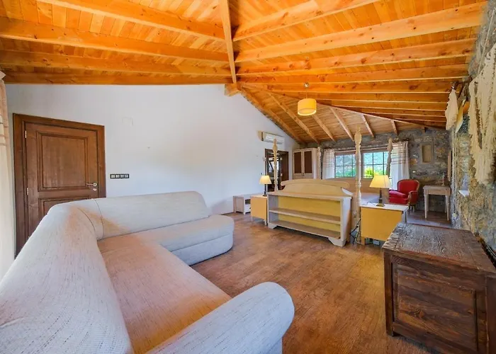 Albavis-10-person Conservative In Kayakoy, Hébergement de vacances